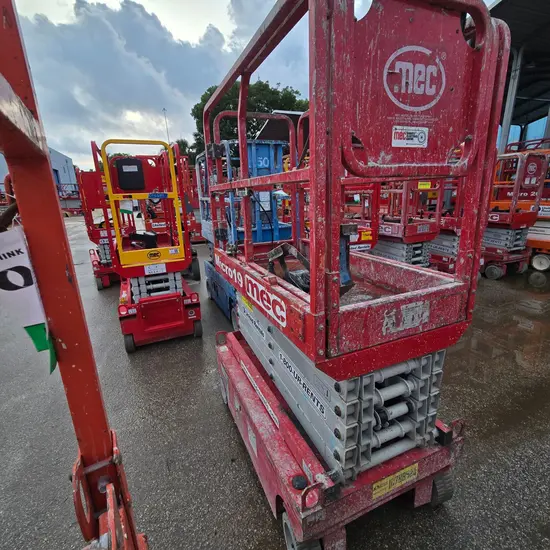 2018 MEC MICRO 19 Scissor Lift