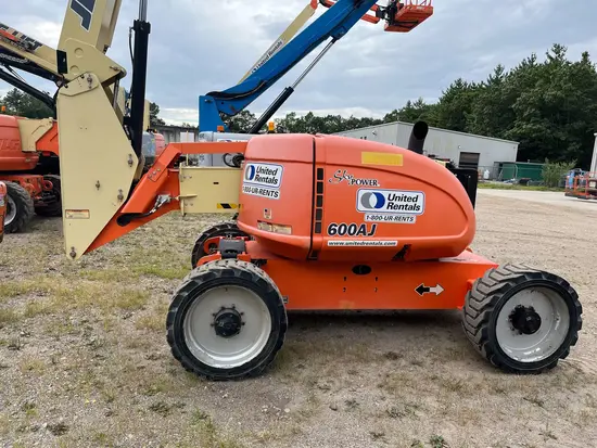 2017 JLG 600AJ Articulating Boom Lift