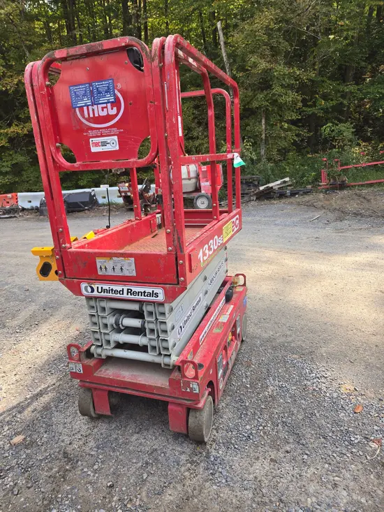 2019 MEC 1330SE Scissor Lift