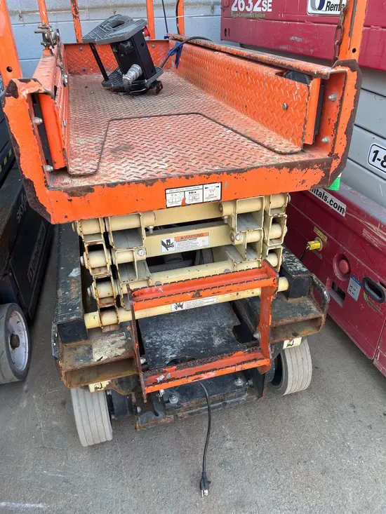2018 JLG 1932R Scissor Lift