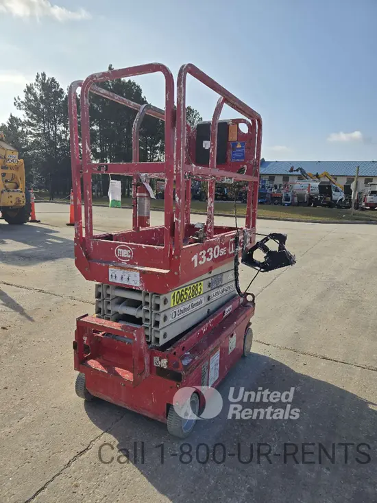 2017 MEC 1330SE Scissor Lift