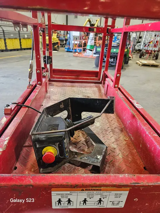 2018 MEC MICRO 19 Scissor Lift
