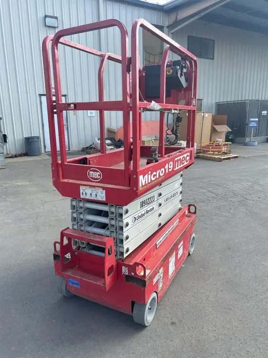 2019 MEC MICRO 19 Scissor Lift