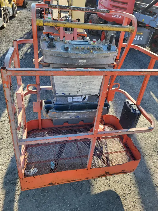 2017 JLG E400AJPN Articulating Boom Lift