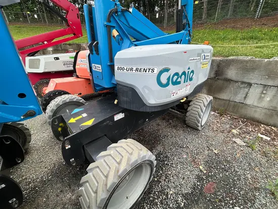 2017 Genie Z-60/37 DC Articulating Boom Lift