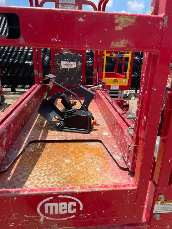 2018 MEC 1930SE Scissor Lift
