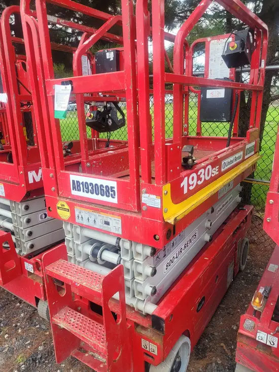 2017 MEC 1930SE Scissor Lift