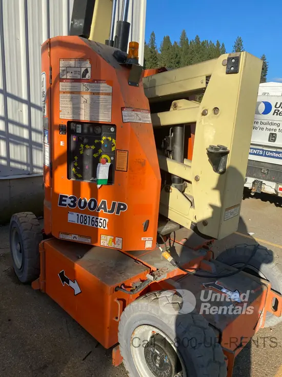 2018 JLG E300AJP Articulating Boom Lift