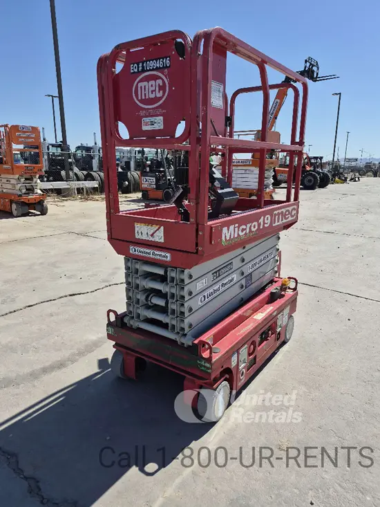 2019 MEC MICRO 19 Scissor Lift