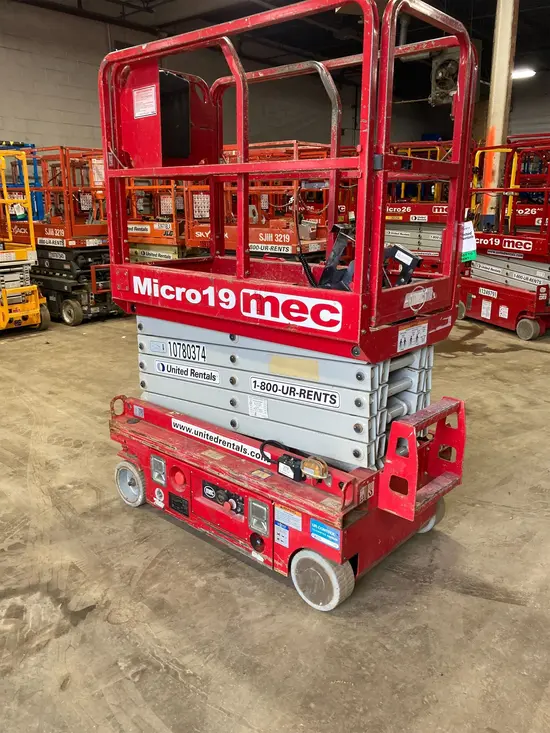 2018 MEC MICRO 19 Scissor Lift