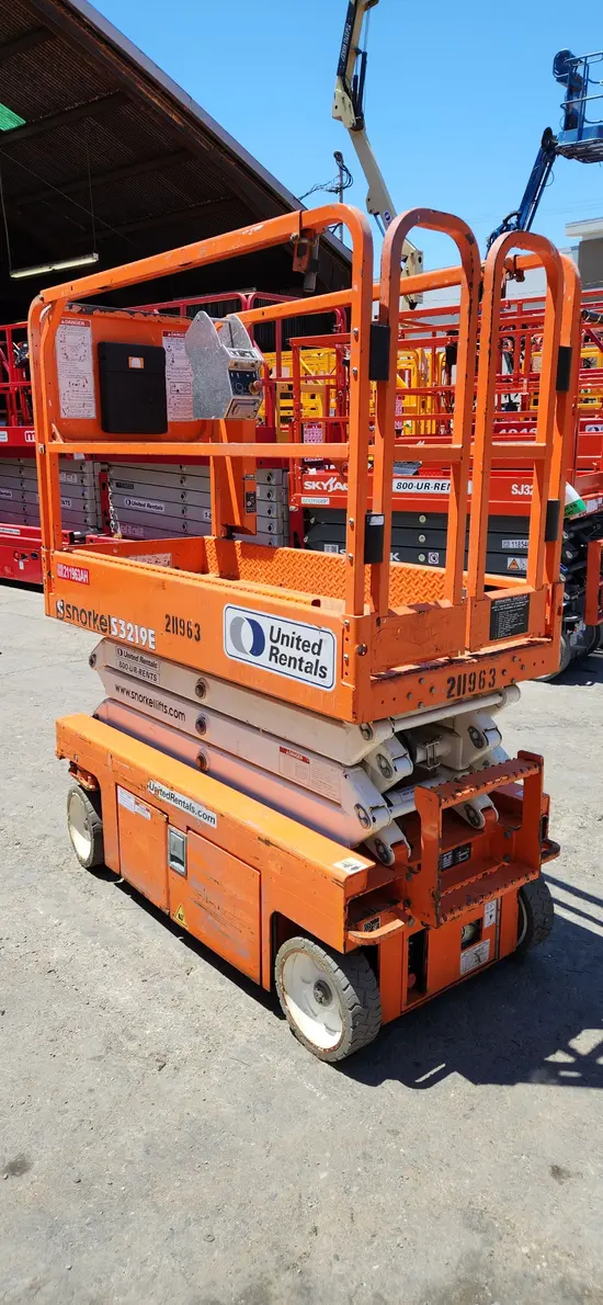 2018 Snorkel S3219E Scissor Lift