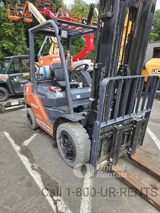 2018 Toyota 8FGU30 Warehouse Forklift