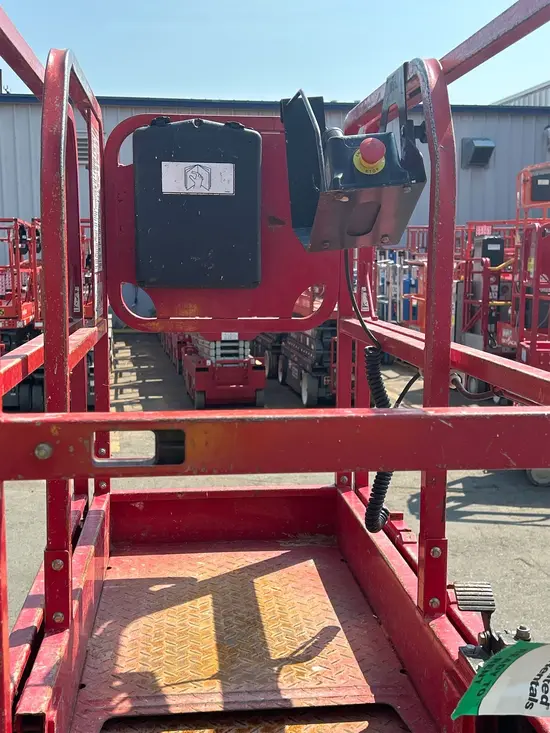 2018 MEC MICRO 19 Scissor Lift