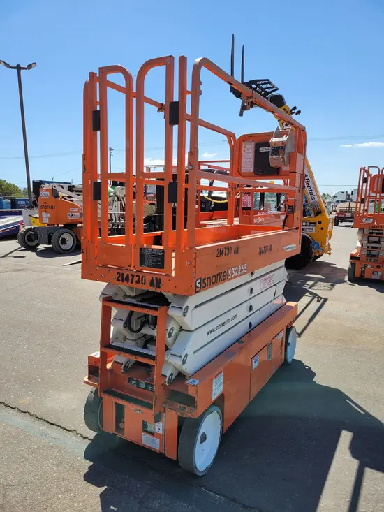 2018 Snorkel S3226E Scissor Lift