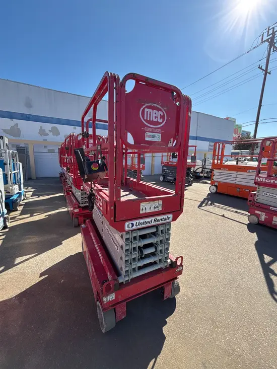 2019 MEC MICRO 19 Scissor Lift