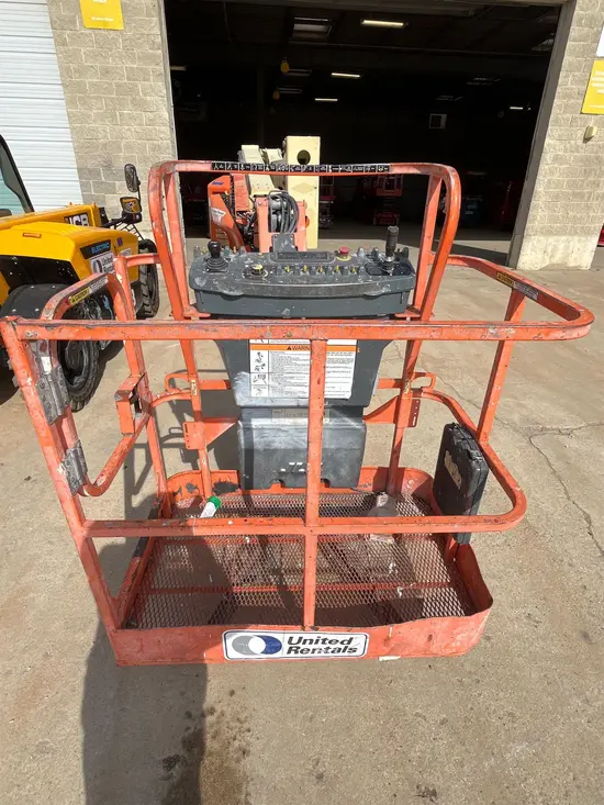 2015 JLG E400AJPN Articulating Boom Lift