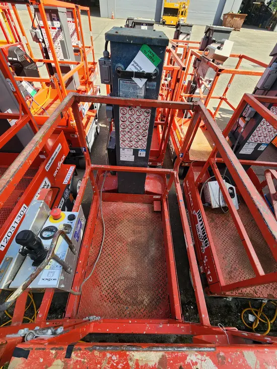 2017 Skyjack SJ16 Self-Propelled One-Person Lift