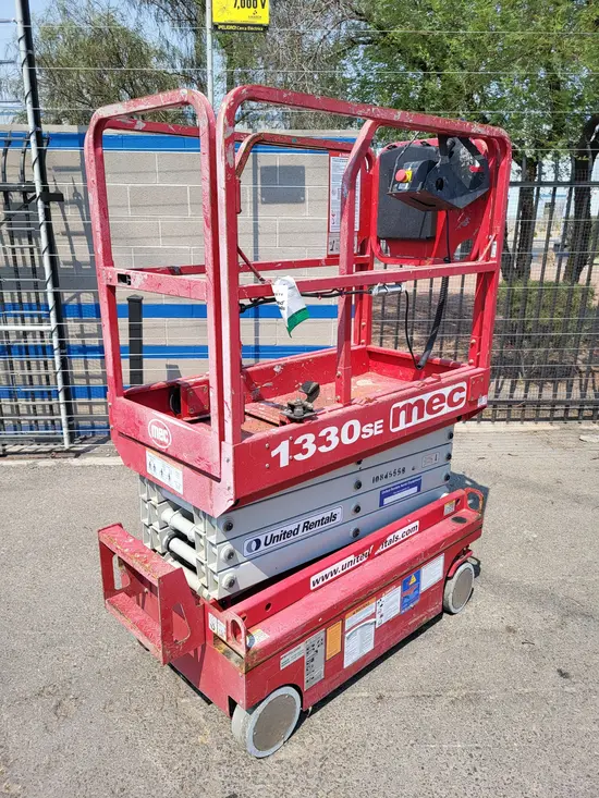 2018 MEC 1330SE Scissor Lift