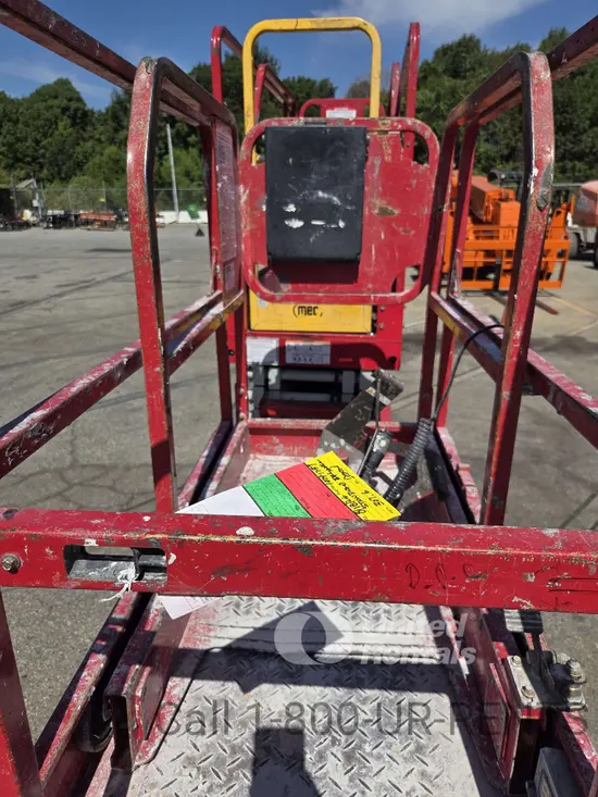 2018 MEC 1330SE Scissor Lift