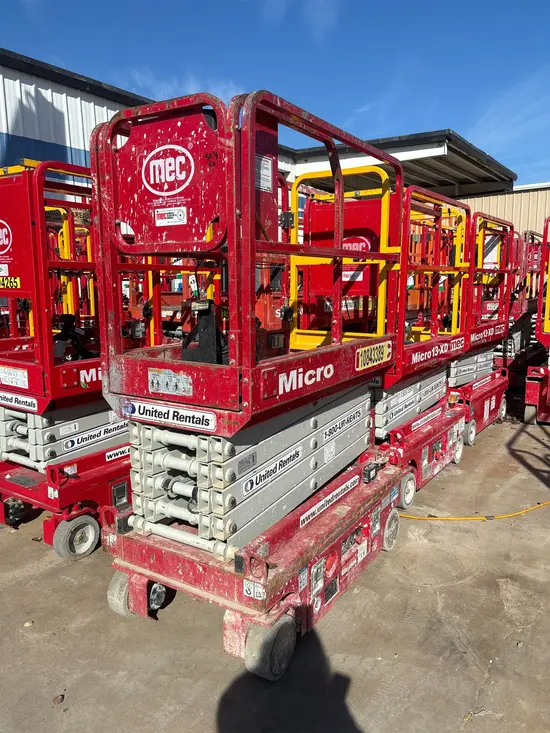 2018 MEC MICRO 19 Scissor Lift