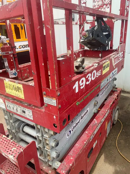 2019 MEC 1930SE Scissor Lift