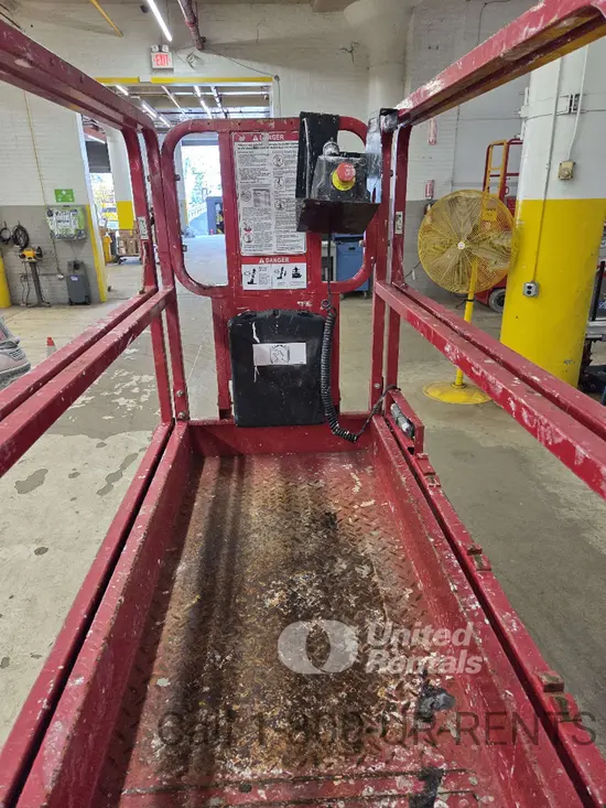2017 MEC 1930SE Scissor Lift