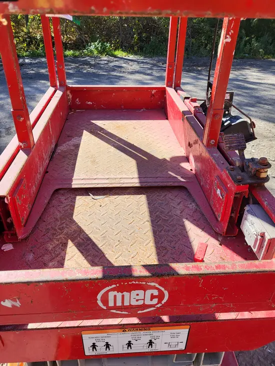 2019 MEC 1330SE Scissor Lift