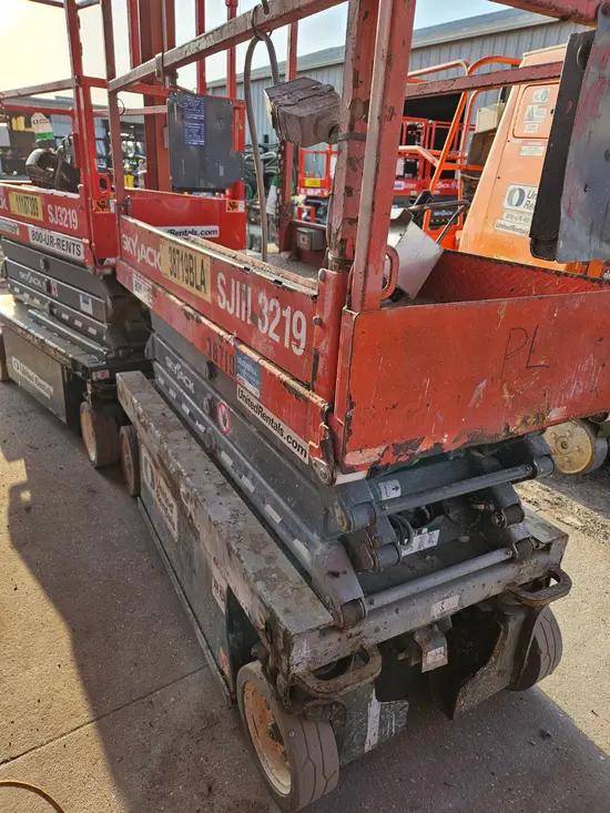 2016 Skyjack SJIII3219 Scissor Lift