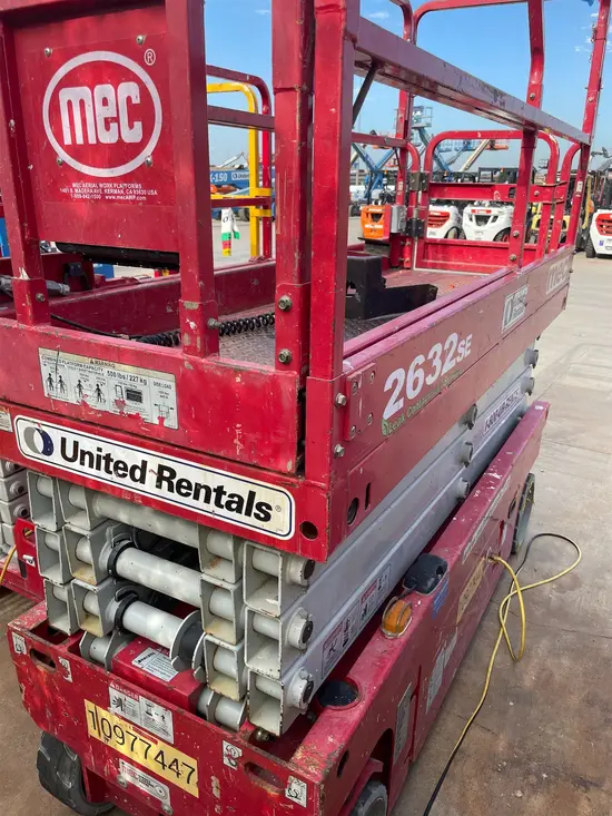 2019 MEC 2632SE Scissor Lift
