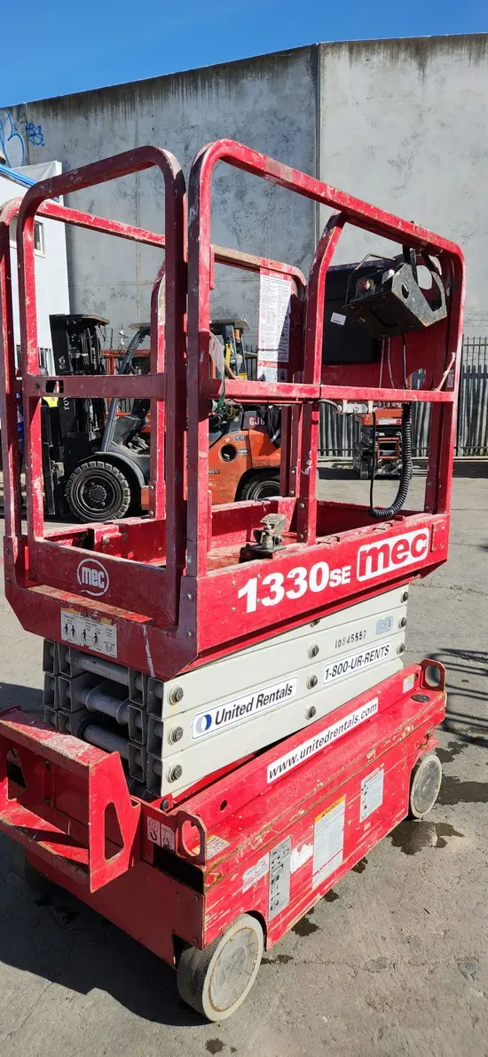 2018 MEC 1330SE Scissor Lift