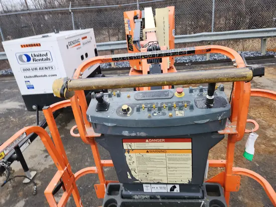2015 JLG E300AJP Articulating Boom Lift