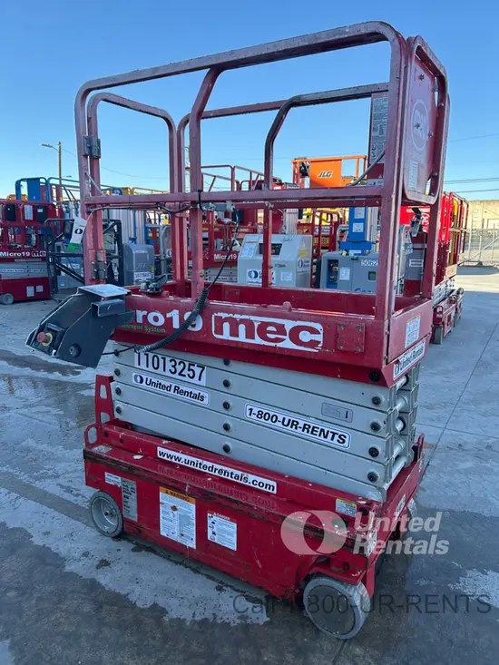 2019 MEC MICRO 19 Scissor Lift