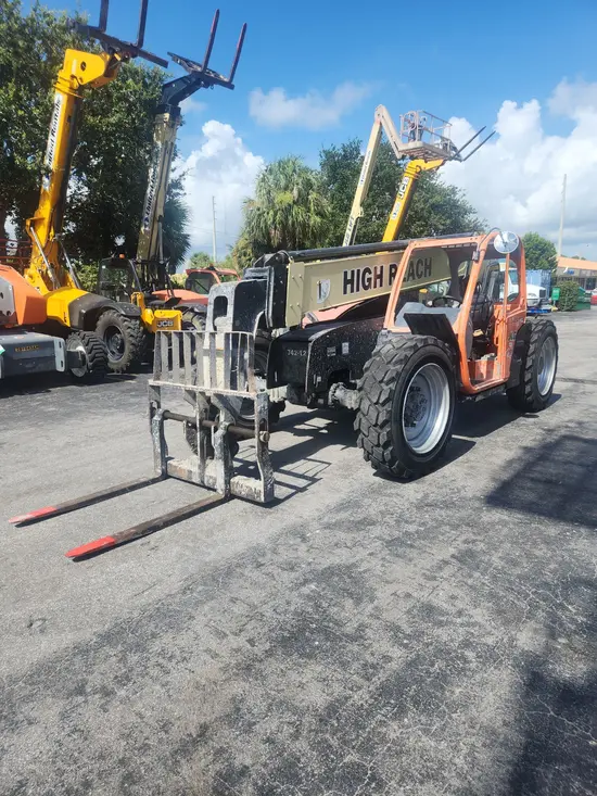 2018 JLG 742 Forklift