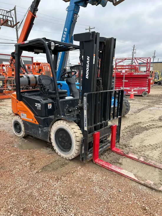 2022 Doosan G25N-7DF Warehouse Forklift