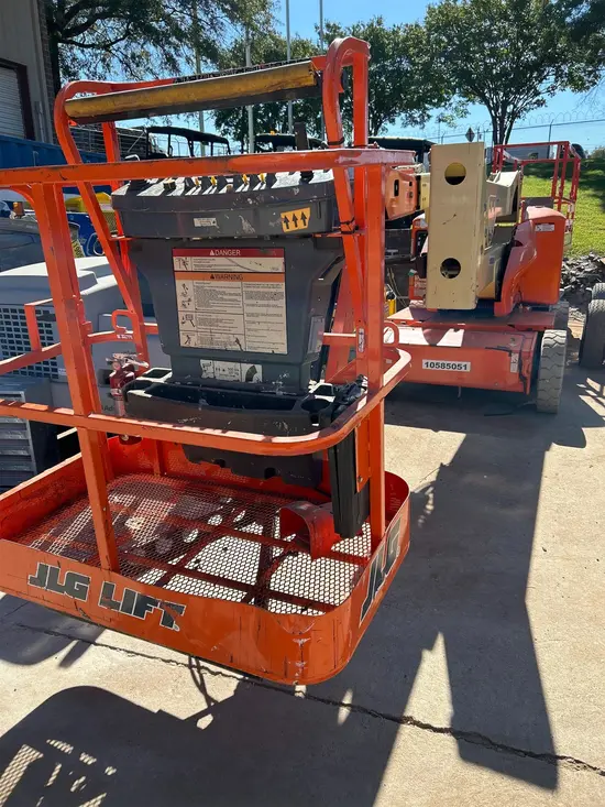 2017 JLG E450AJ Articulating Boom Lift
