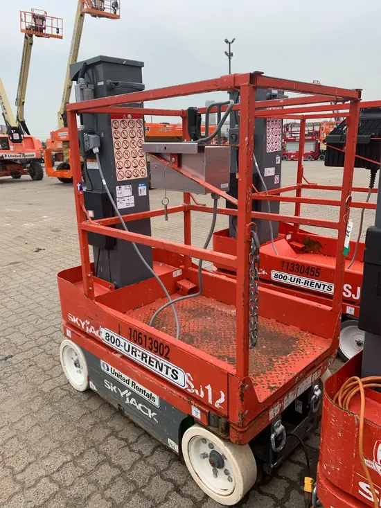 2017 Skyjack SJ12 Self-Propelled One-Person Lift