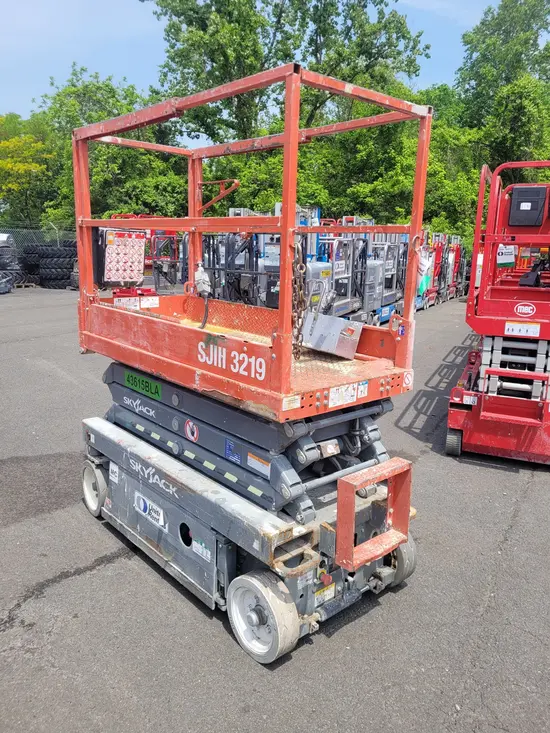 2017 Skyjack SJIII3219 Scissor Lift