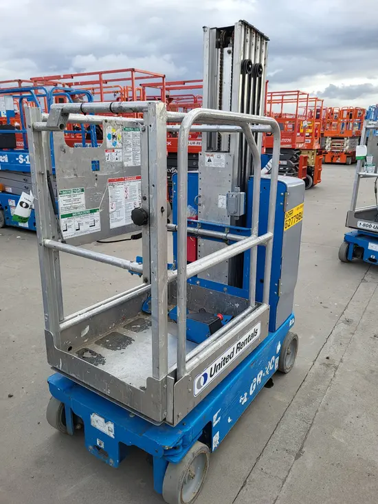 2017 Genie GR-20 Self-Propelled One-Person Lift