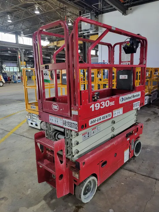 2018 MEC 1930SE Scissor Lift