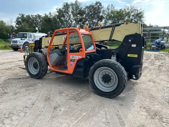 2018 JLG 742 Forklift