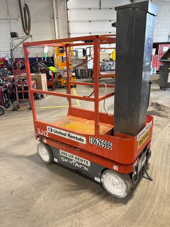 2017 Skyjack SJ12 Self-Propelled One-Person Lift
