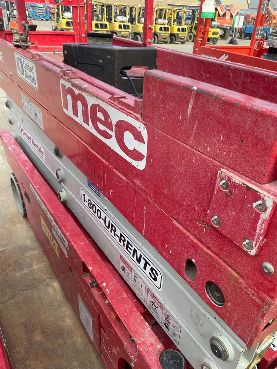 2019 MEC 2632SE Scissor Lift