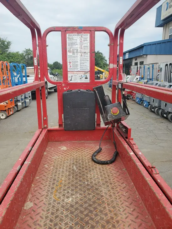 2017 MEC 1930SE Scissor Lift