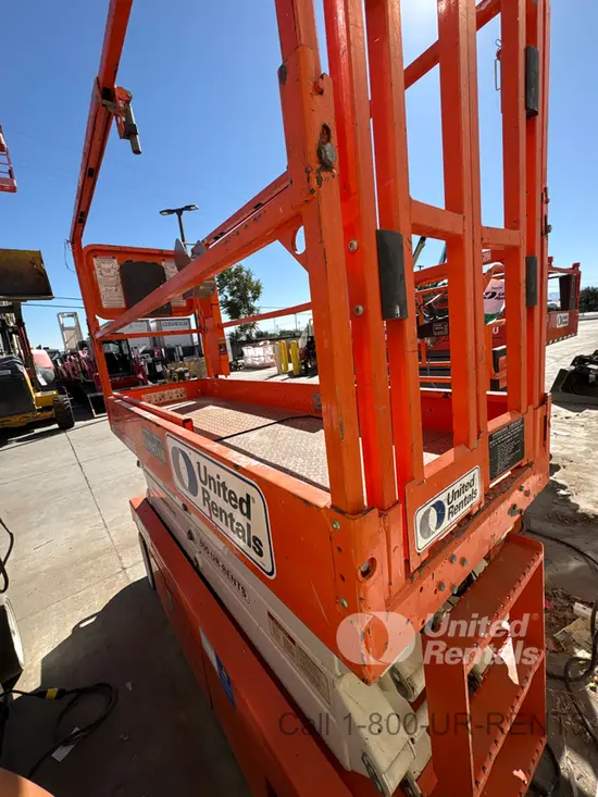 2018 Snorkel S3226E Scissor Lift