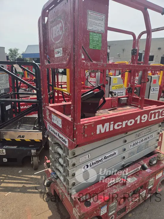 2018 MEC MICRO 19 Scissor Lift