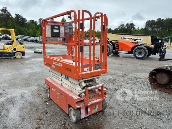 2022 Snorkel S3219E Scissor Lift