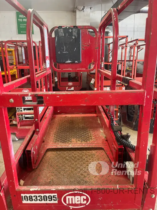 2018 MEC MICRO 19 Scissor Lift