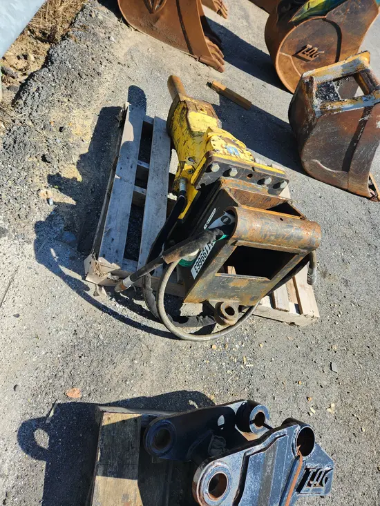 2021 Epiroc SB 452 Attachment