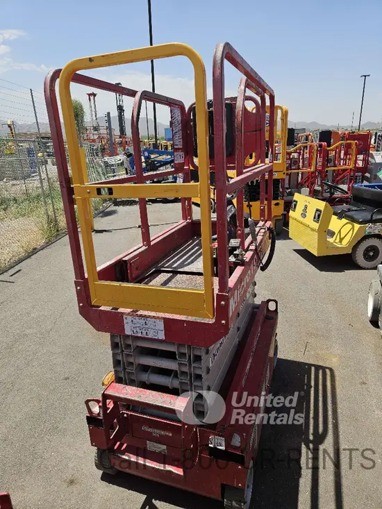 2018 MEC MICRO 19 Scissor Lift