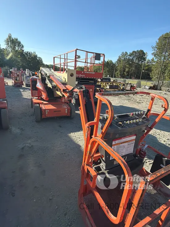 2016 JLG E400AJPN Articulating Boom Lift